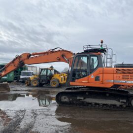 Doosan<br>DX225 LC-3<br>Excavator<br>2016